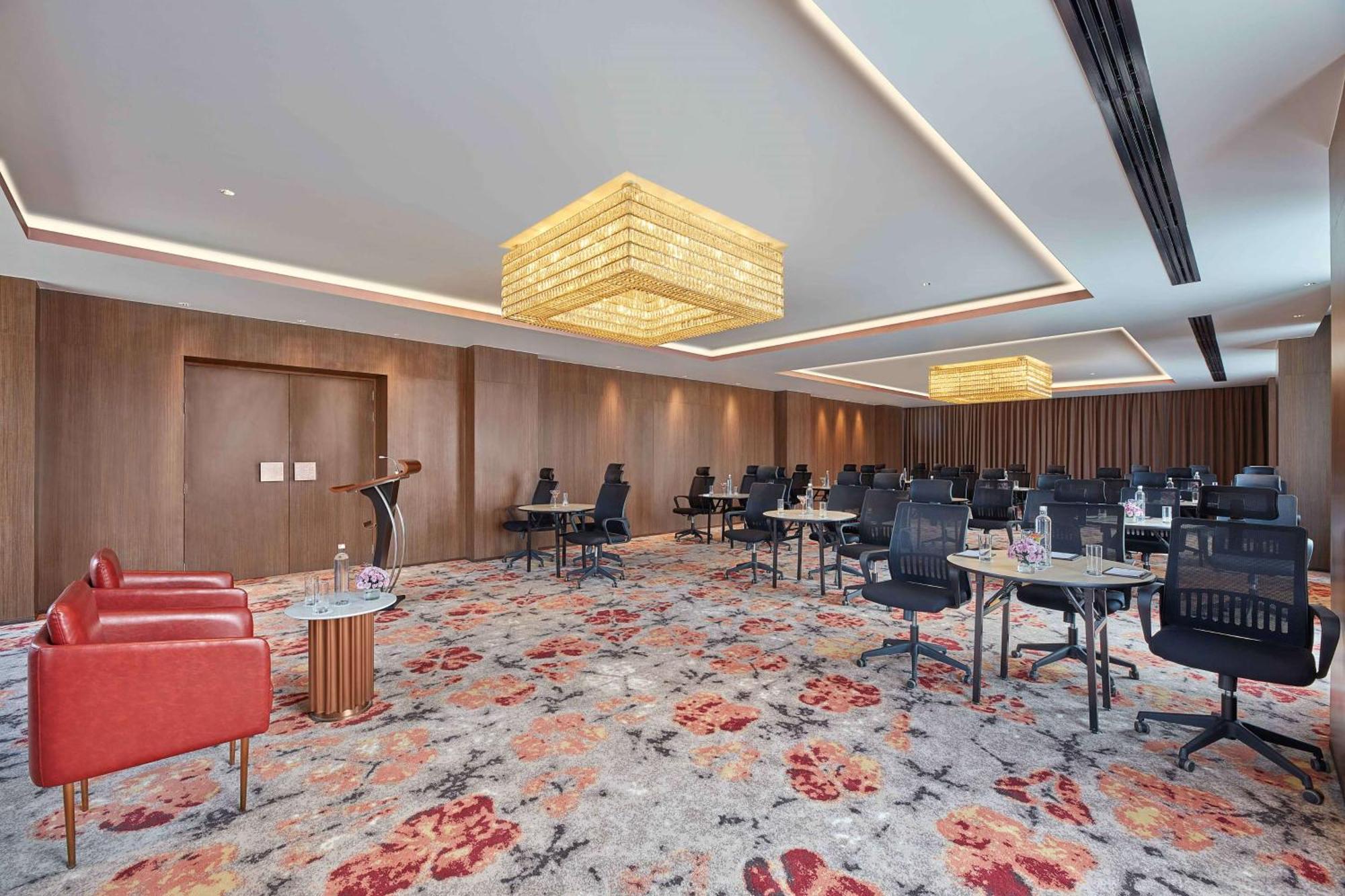 Doubletree By Hilton Váránaszi Kültér fotó